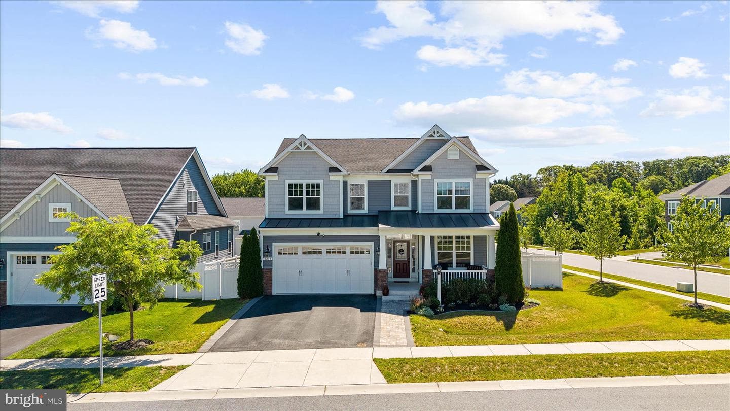 8219 Powers Drive photo 2