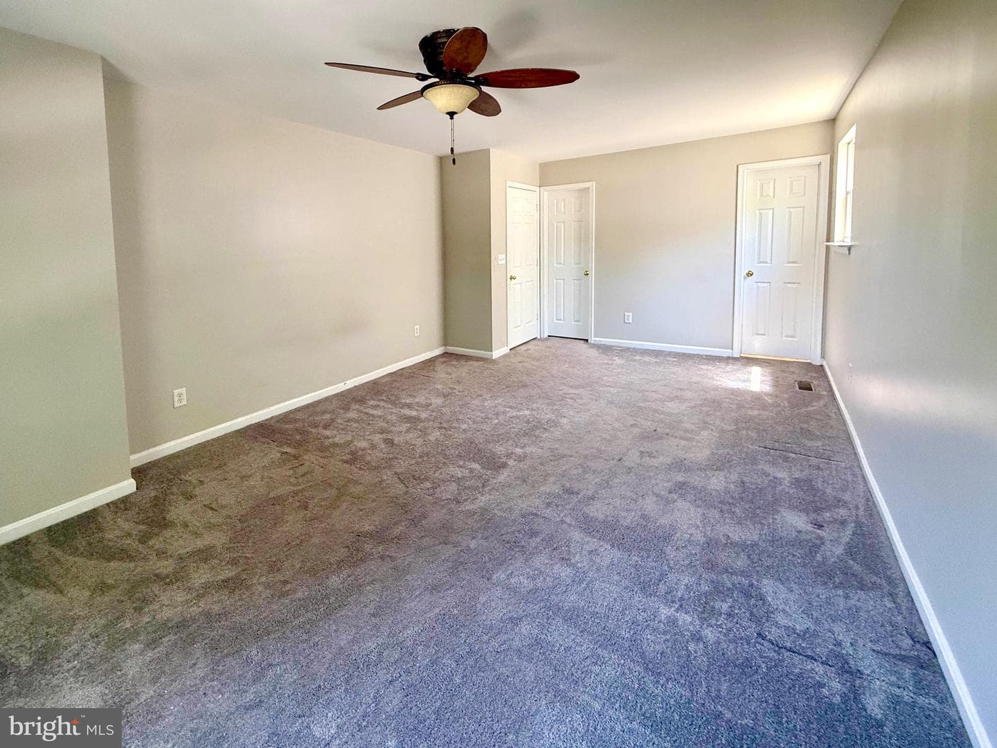65 Lawrence Avenue photo 20