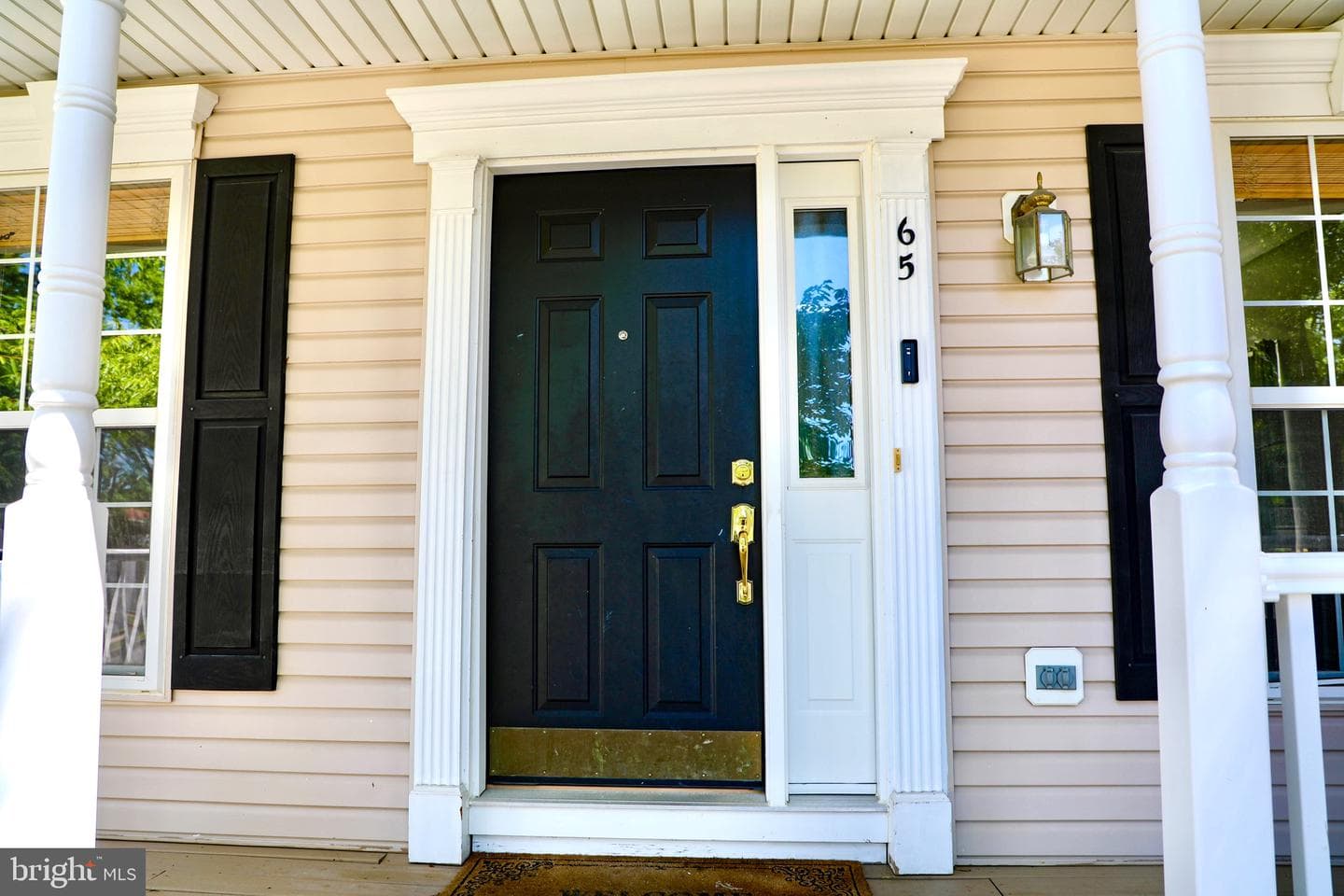 65 Lawrence Avenue photo 3