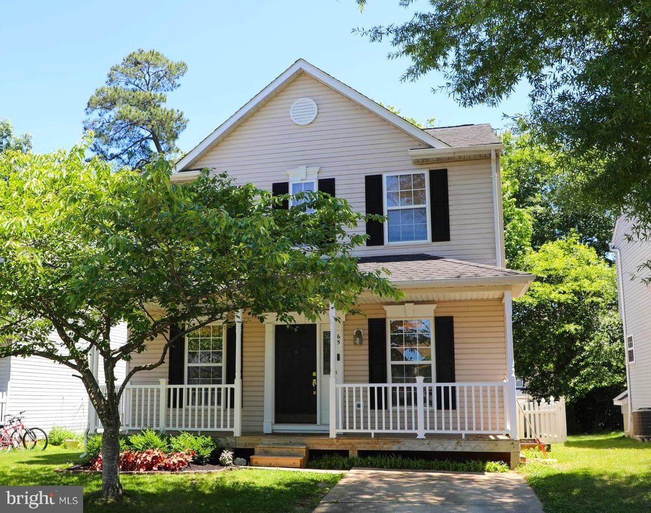 65 Lawrence Avenue photo 30