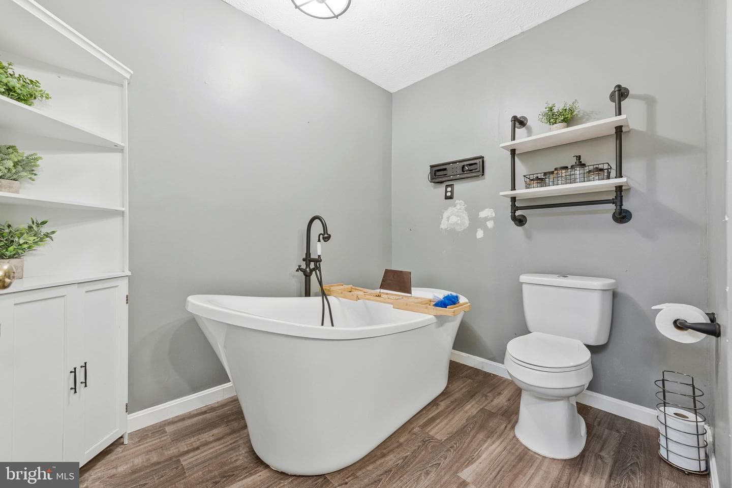 1718 Severn Road photo 9