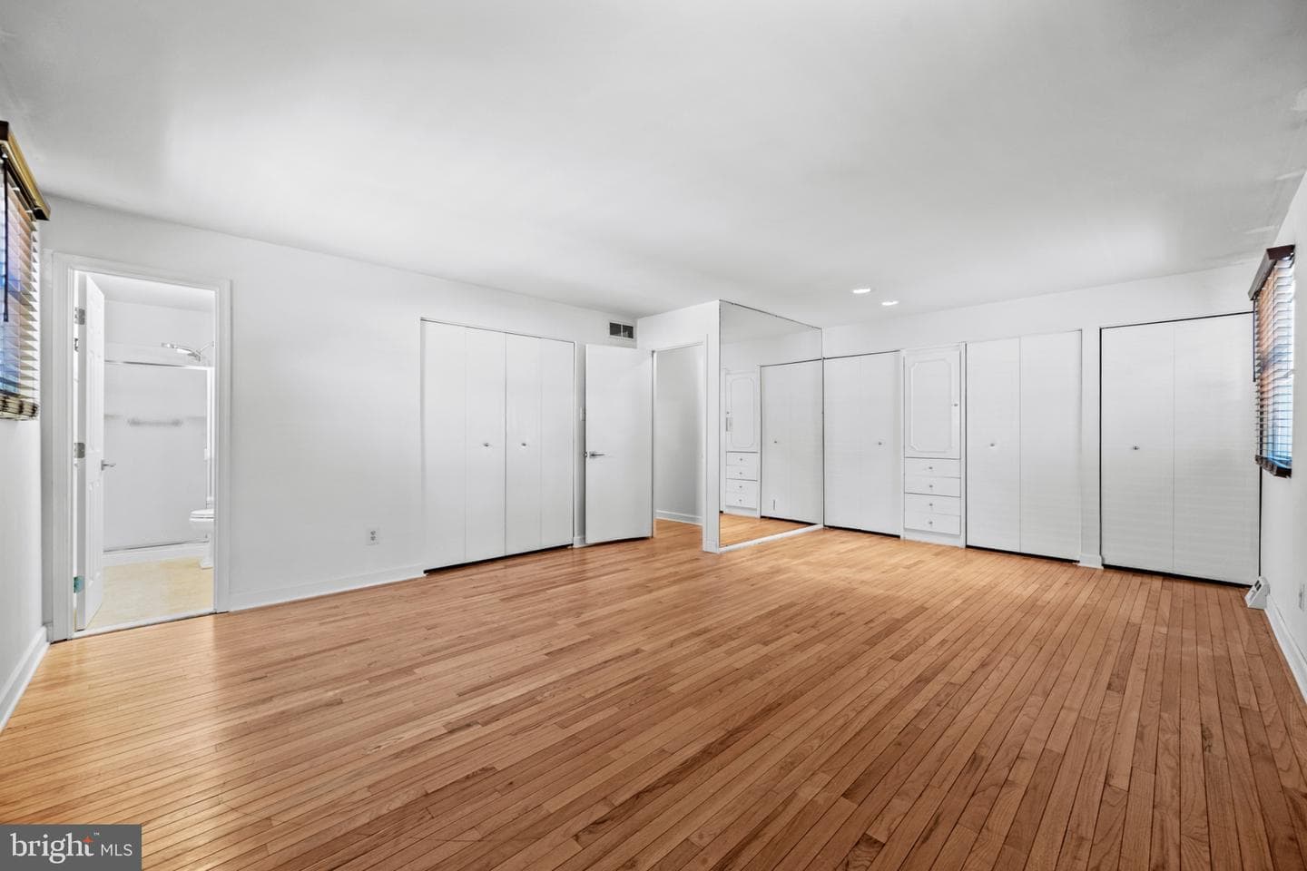 7960 Pipers Path photo 17