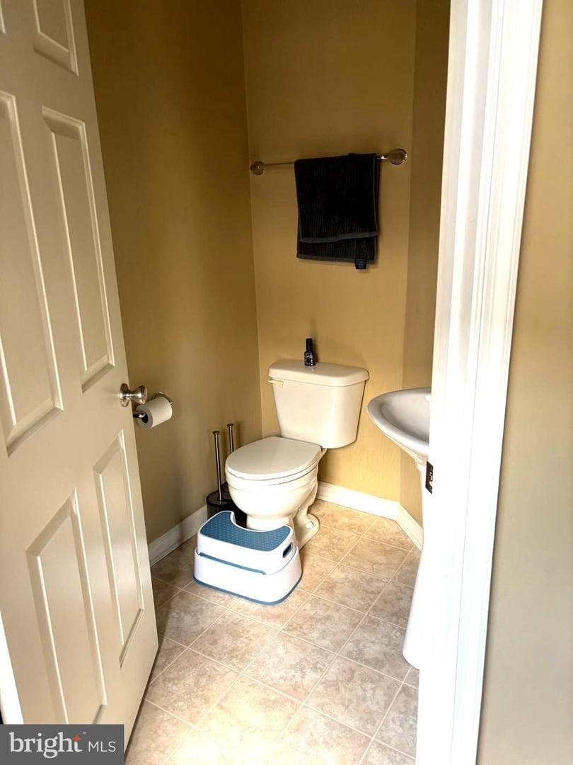 1511 Martock Lane photo 7