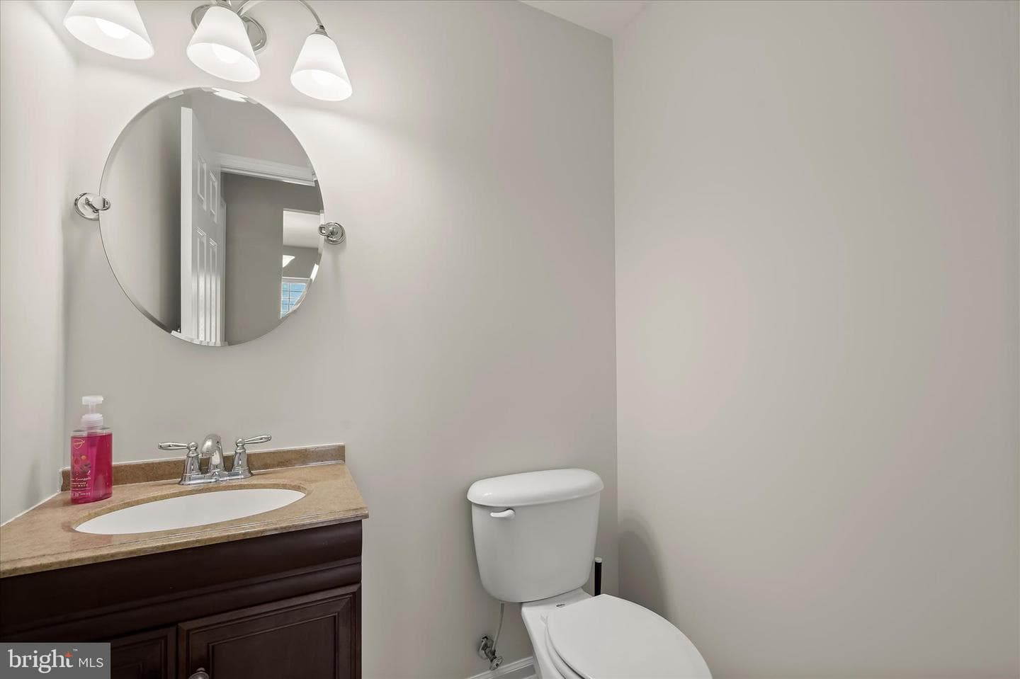 305 Bishop Avenue photo 20