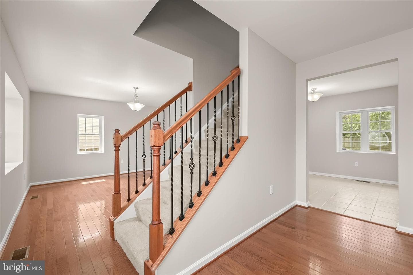 305 Bishop Avenue photo 3