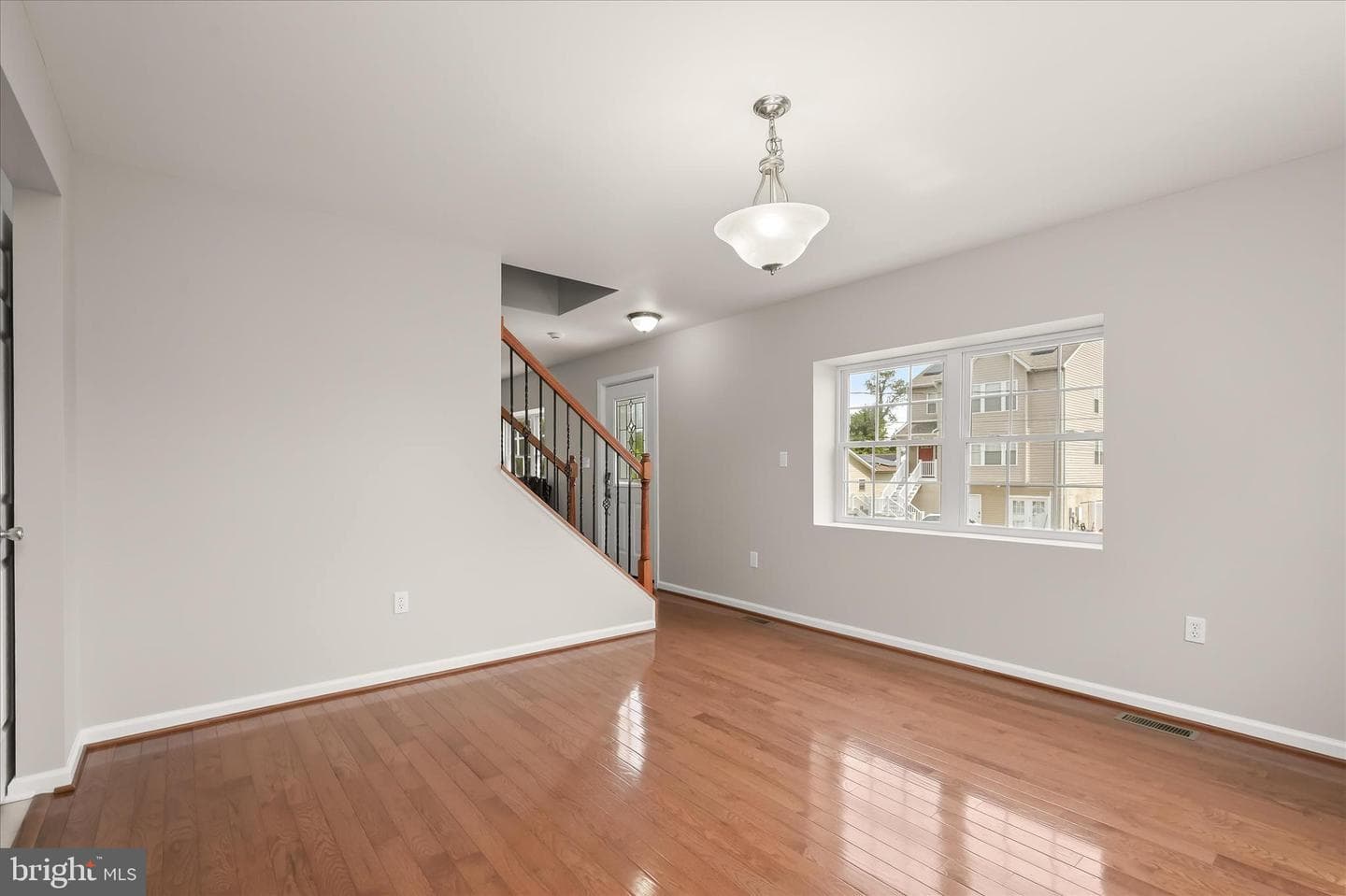 305 Bishop Avenue photo 4