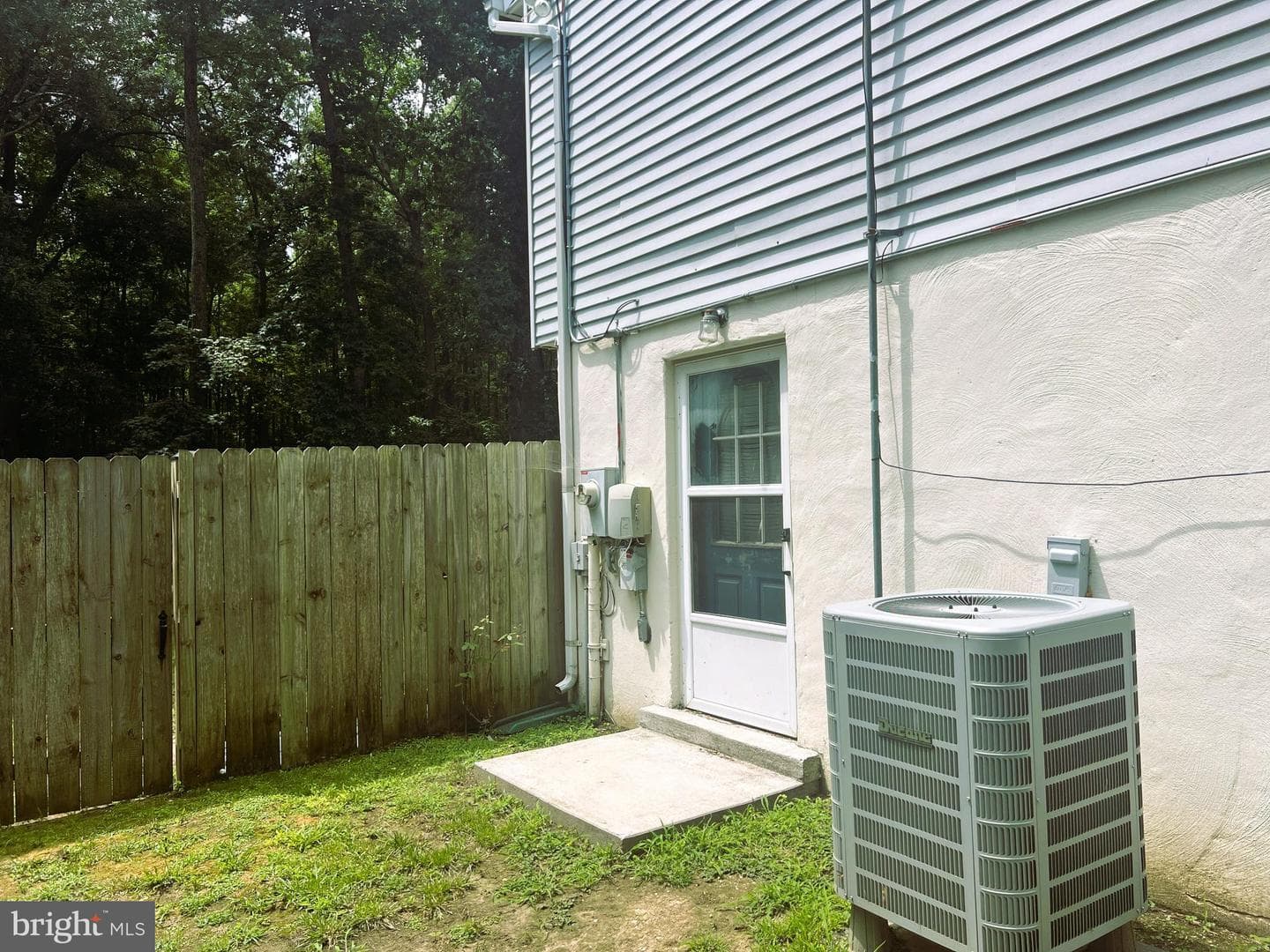 1183 Cedar Avenue photo 6