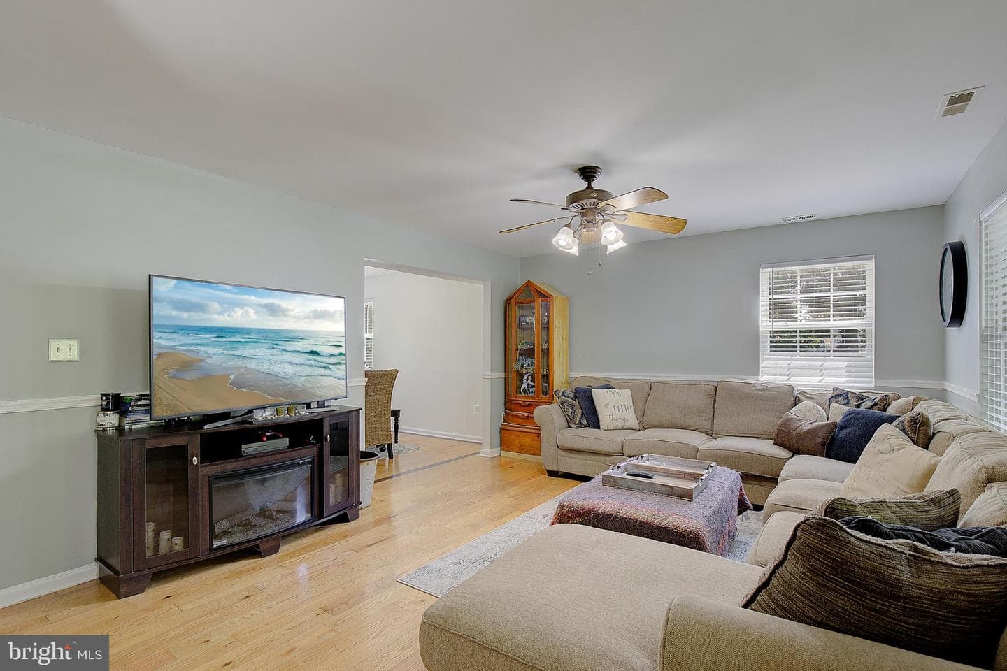 4951 Bonniewood Drive photo 9