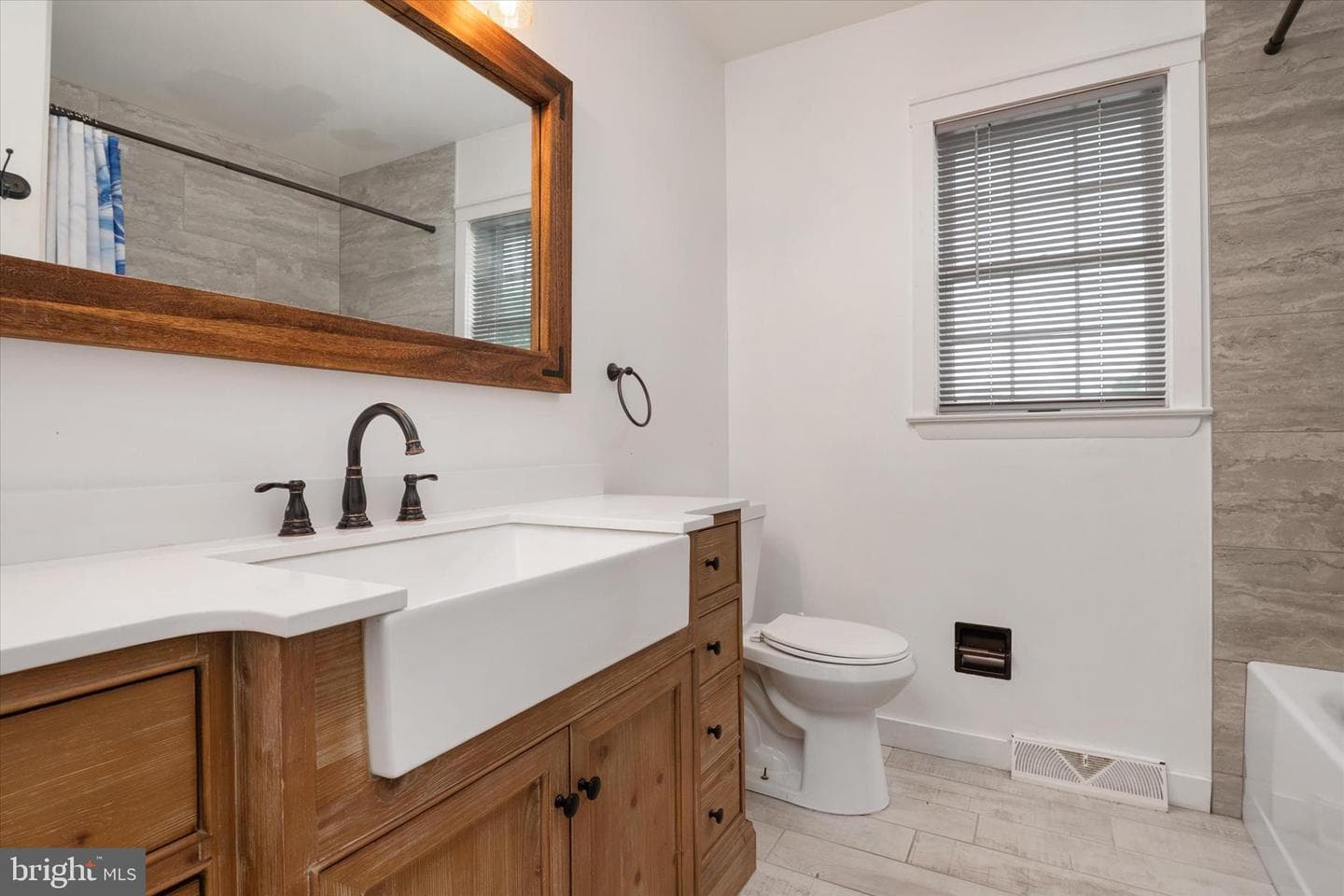 169 Roland Road photo 24
