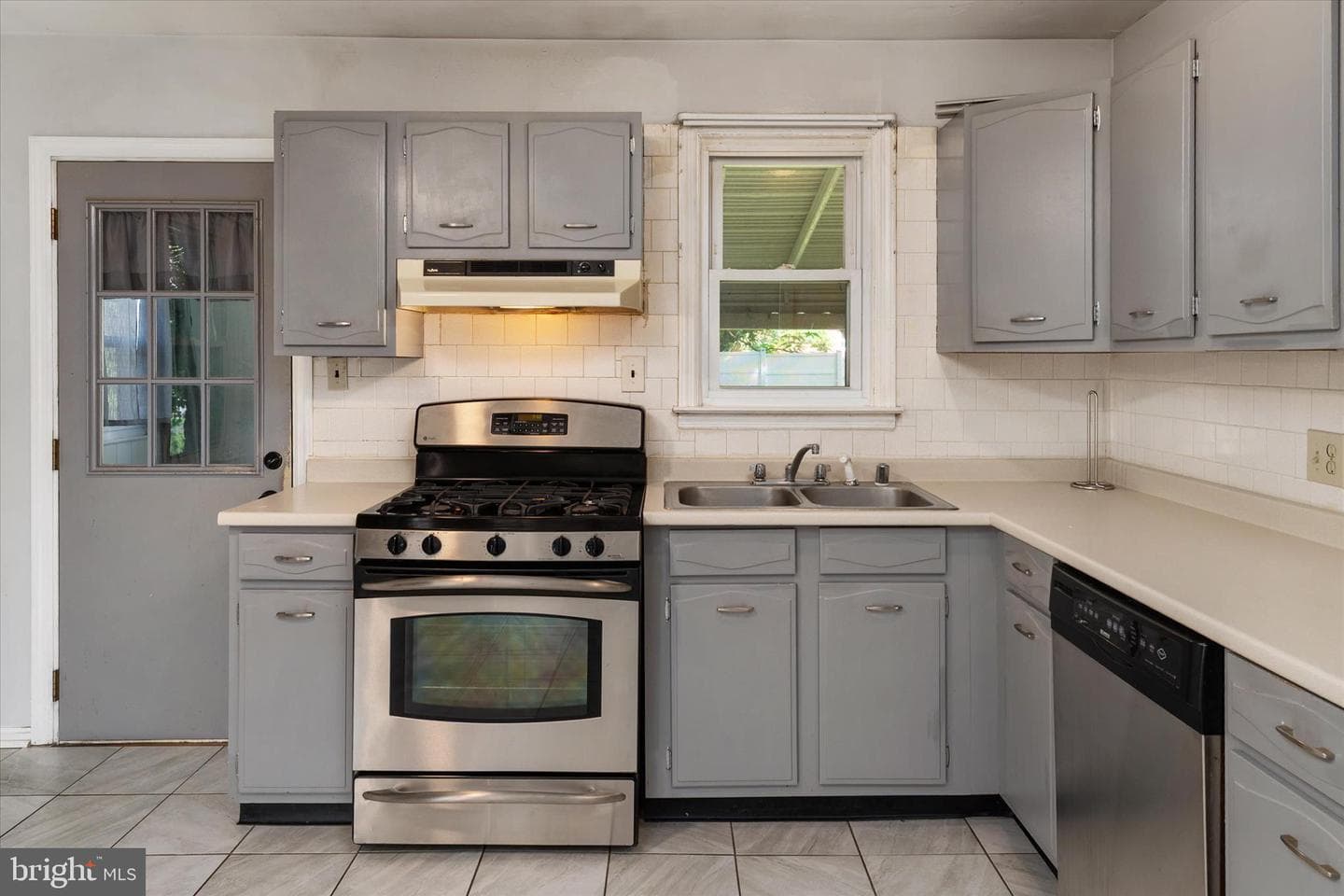 12 Birch Avenue photo 9