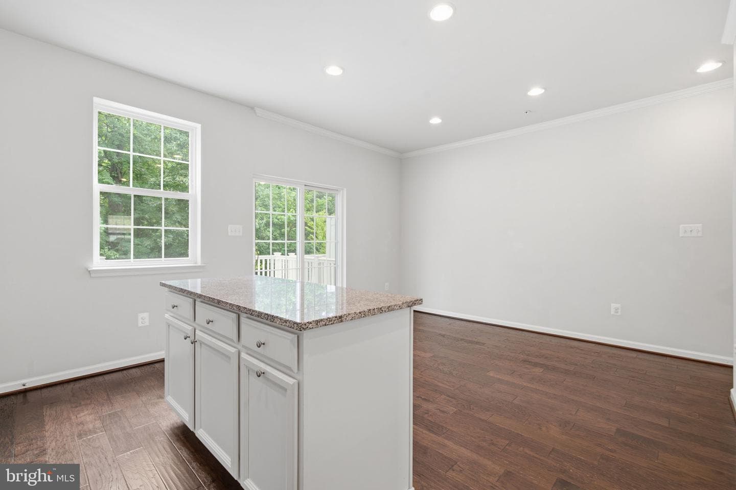 1335 Hawthorn Drive photo 15
