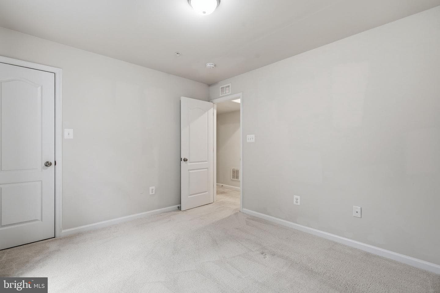 1335 Hawthorn Drive photo 39