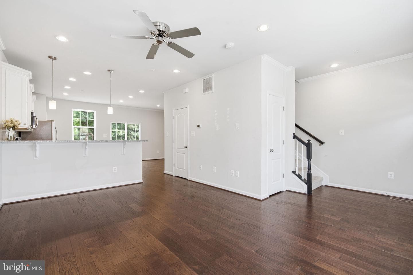 1335 Hawthorn Drive photo 6