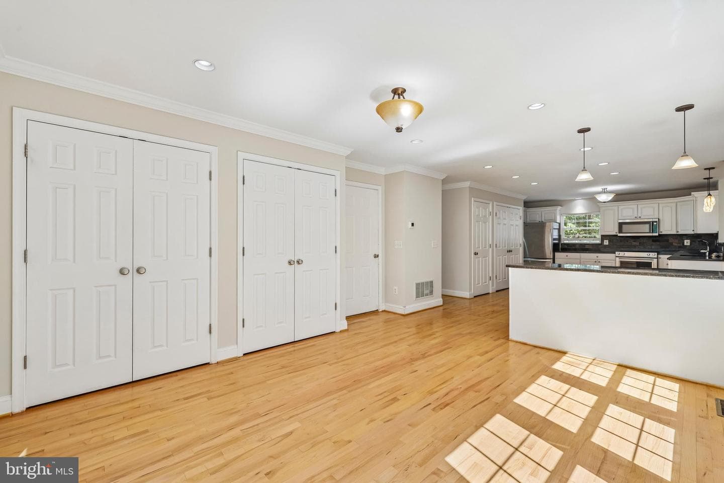683 Powhatan Beach Road photo 19