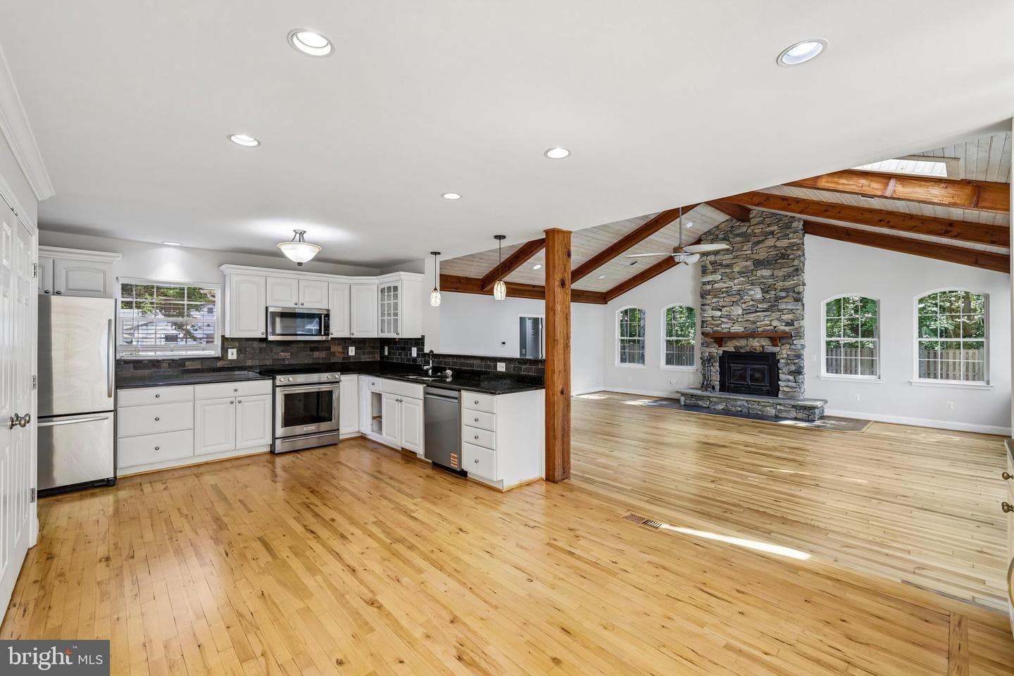 683 Powhatan Beach Road photo 21