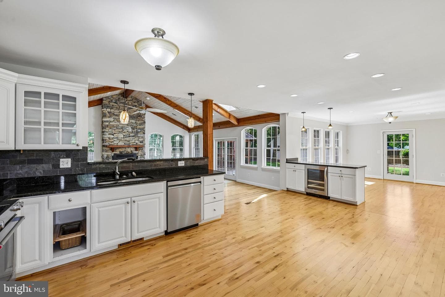 683 Powhatan Beach Road photo 22