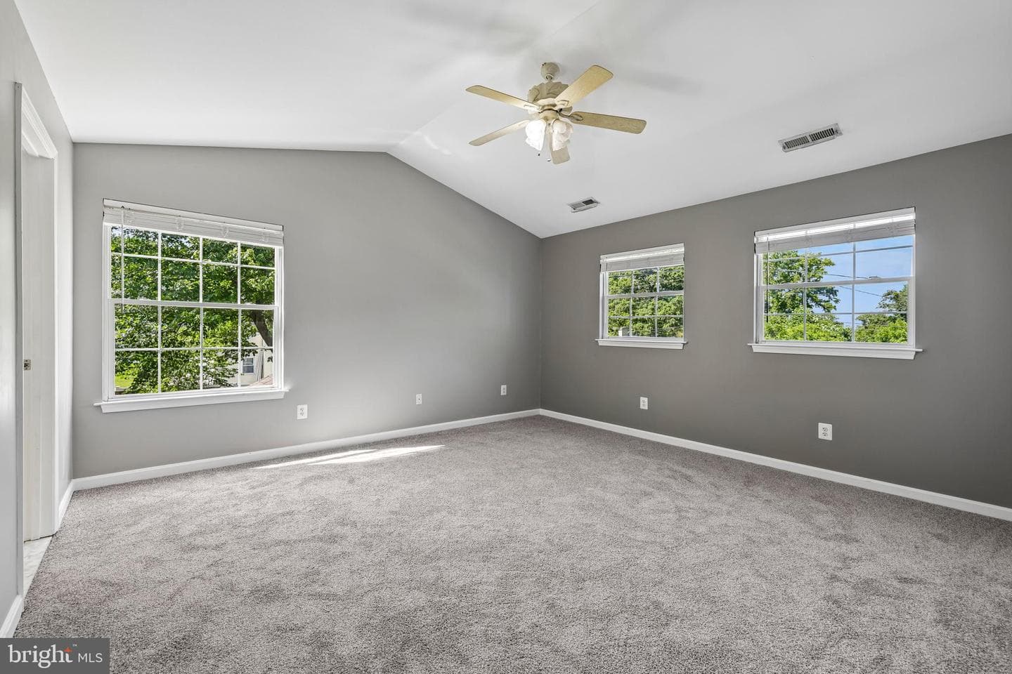 683 Powhatan Beach Road photo 34