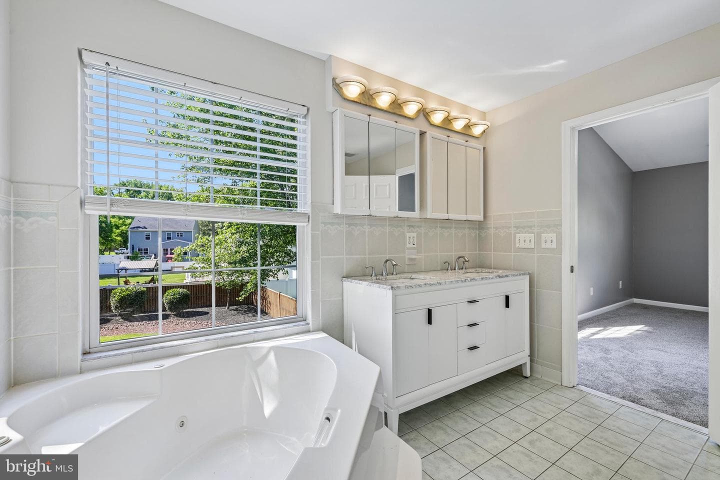 683 Powhatan Beach Road photo 38