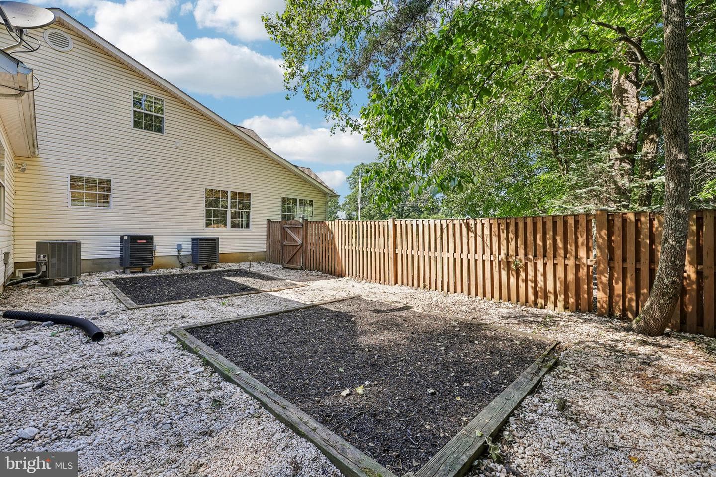 683 Powhatan Beach Road photo 66