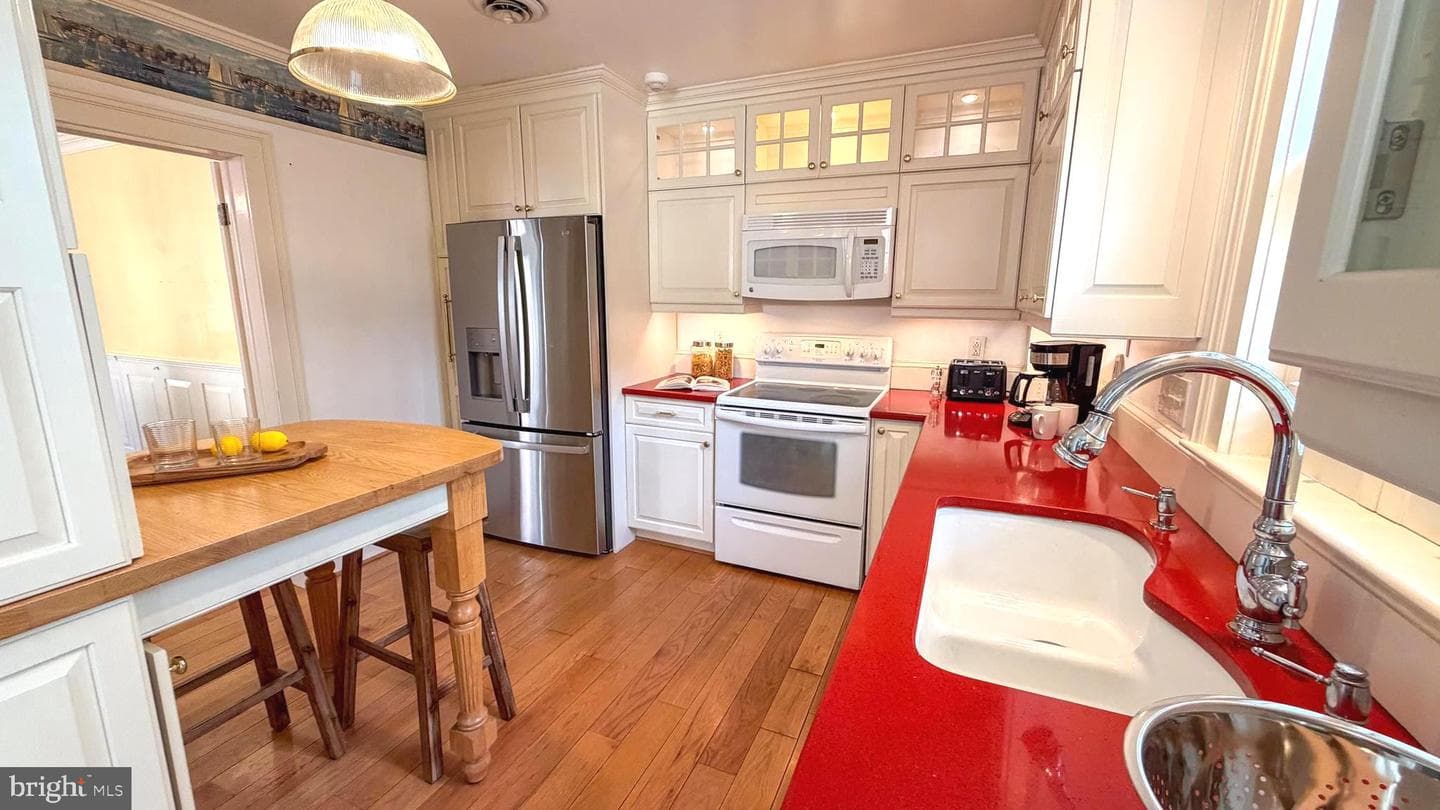 127 Charles Street photo 11