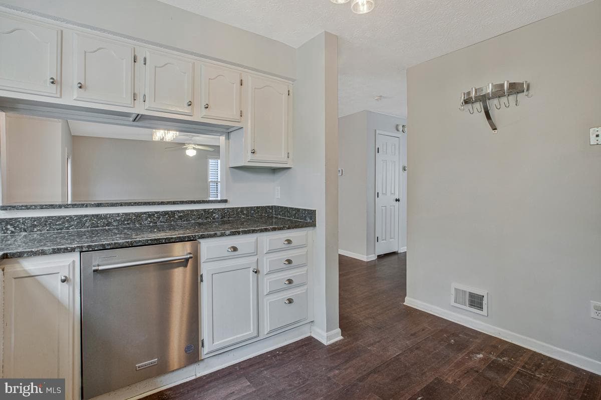 8214 Deerbrooke Court photo 13