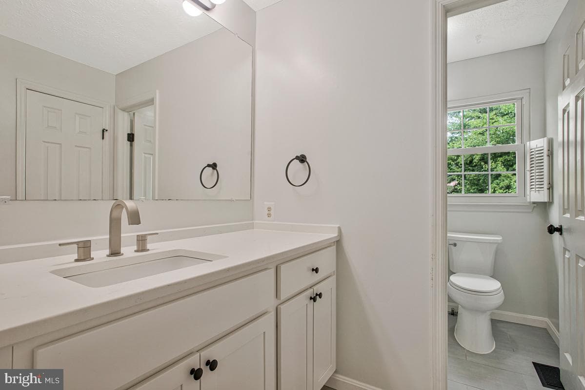 8214 Deerbrooke Court photo 3