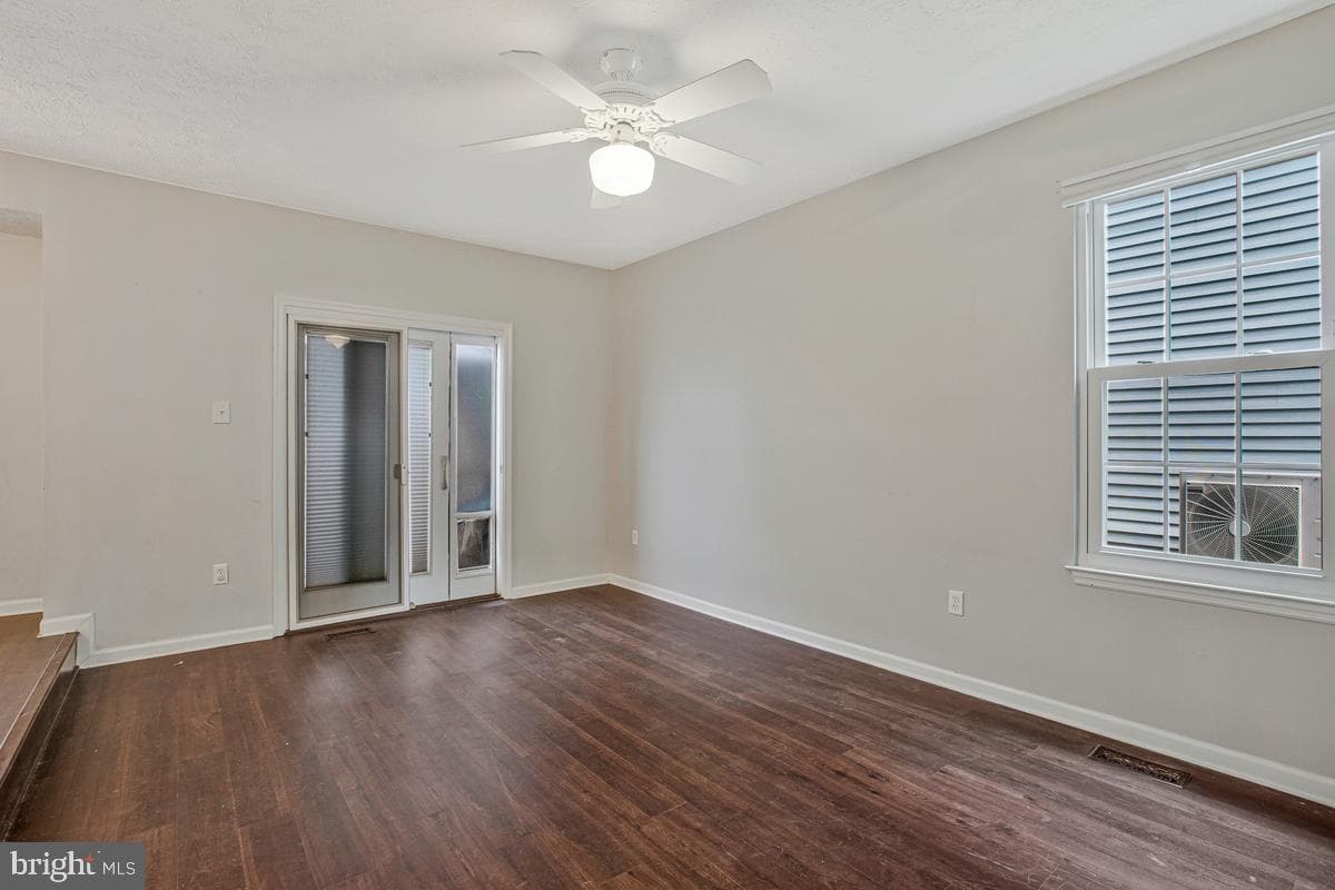 8214 Deerbrooke Court photo 7