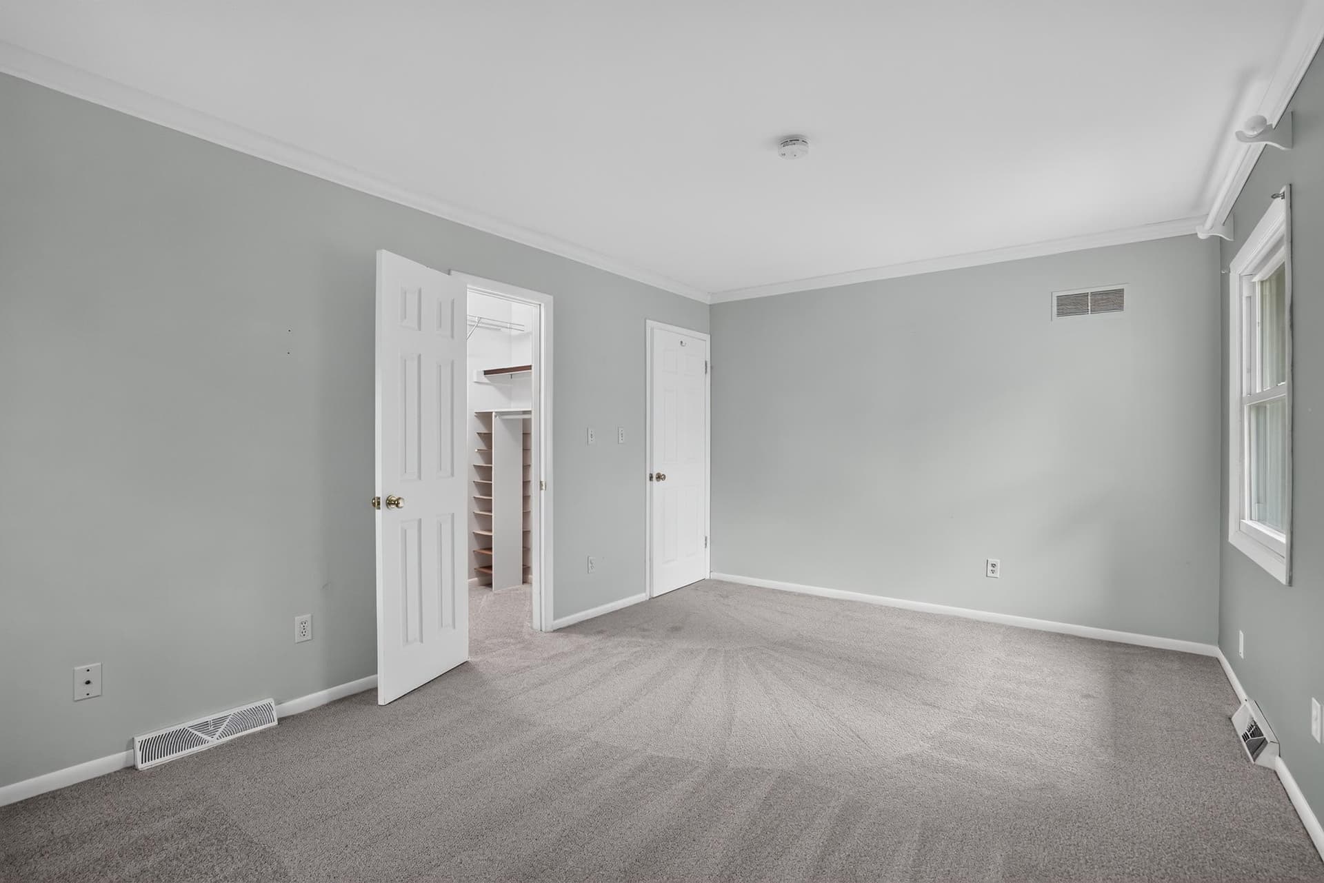 1045 Skyview Drive photo 16