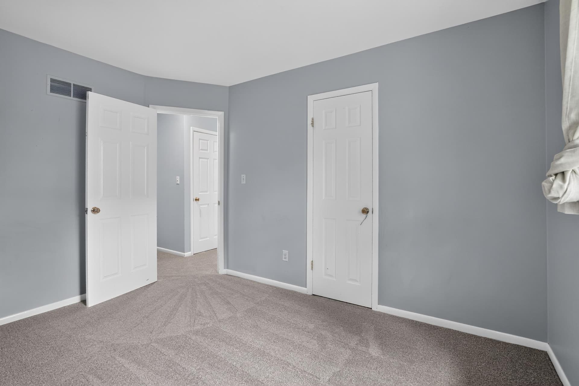 1045 Skyview Drive photo 18