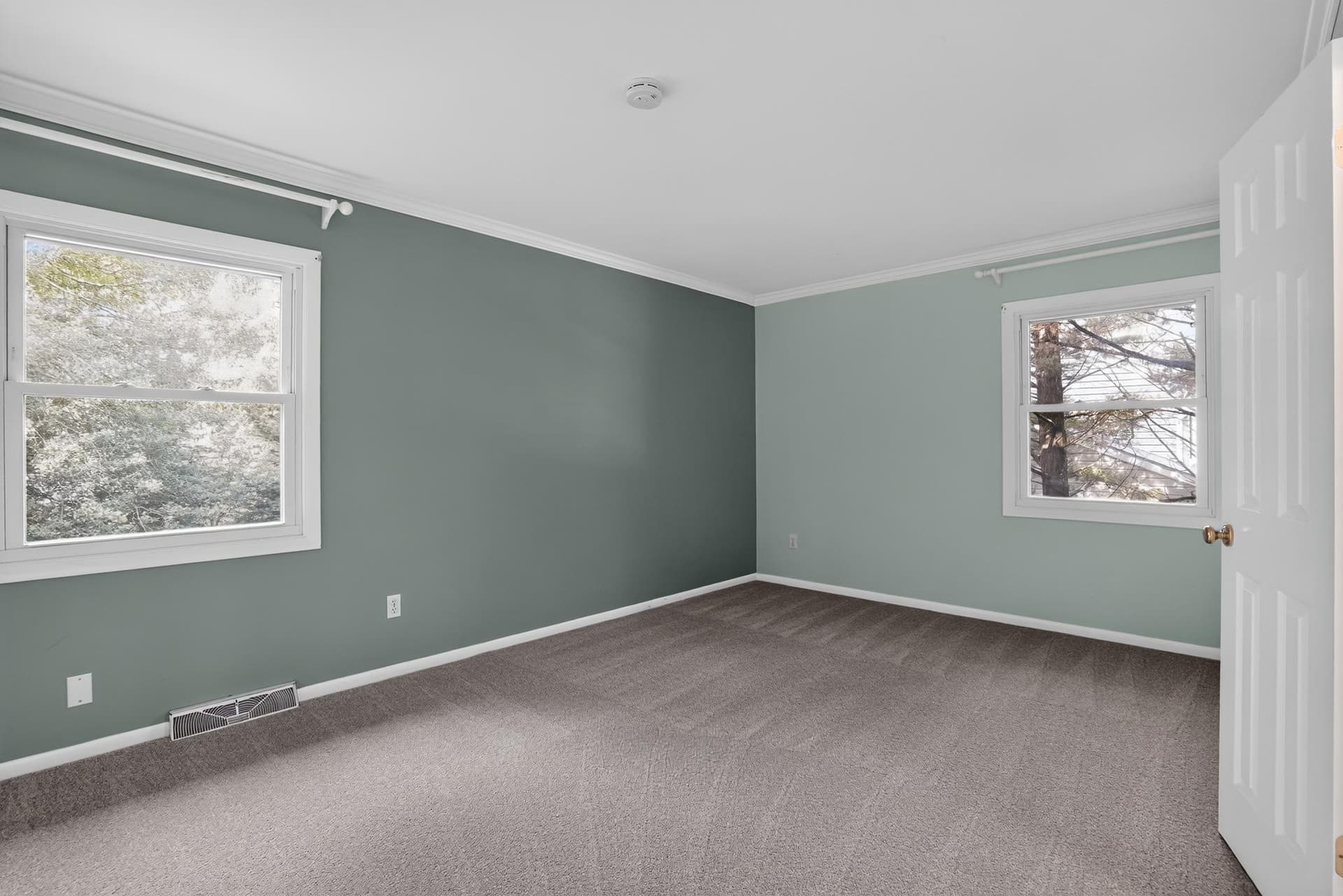 1045 Skyview Drive photo 19
