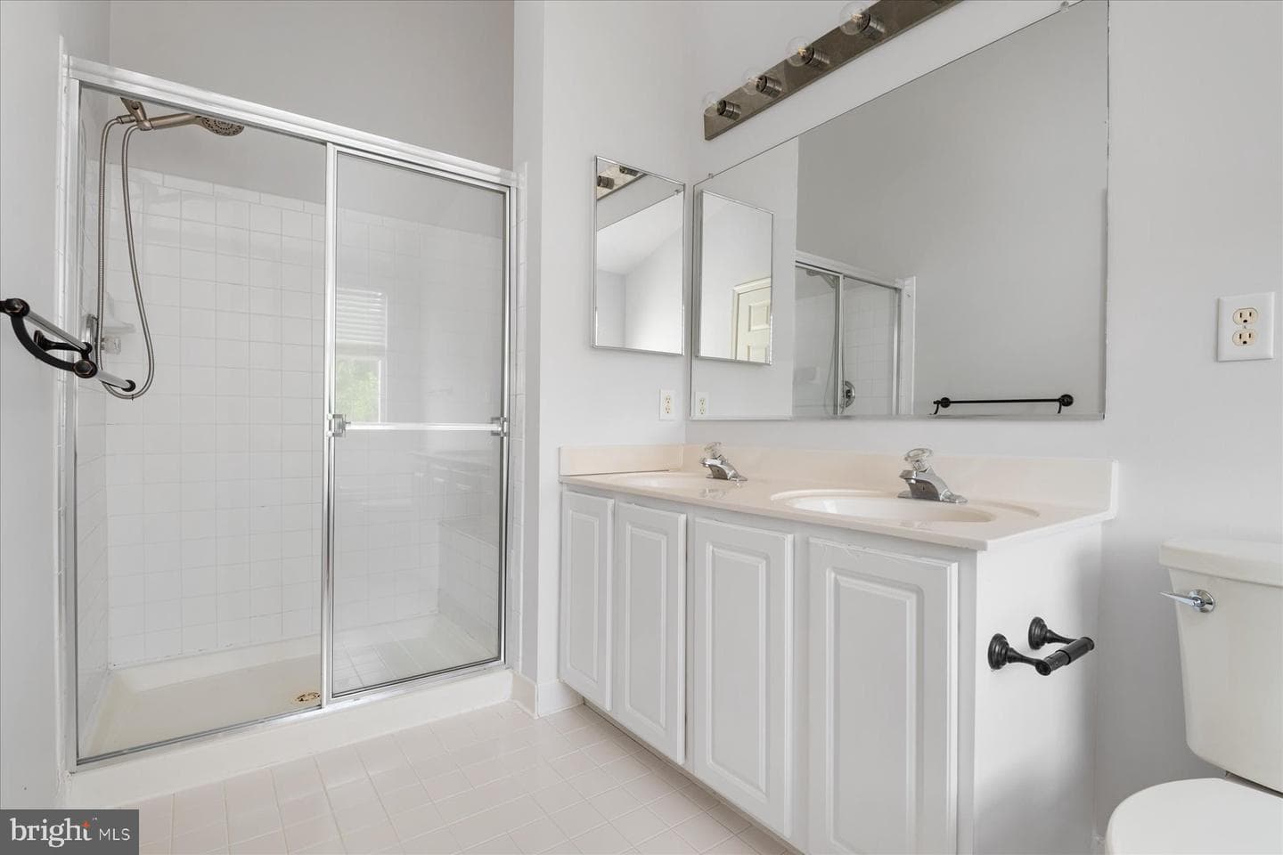 1020 Meandering Way photo 18