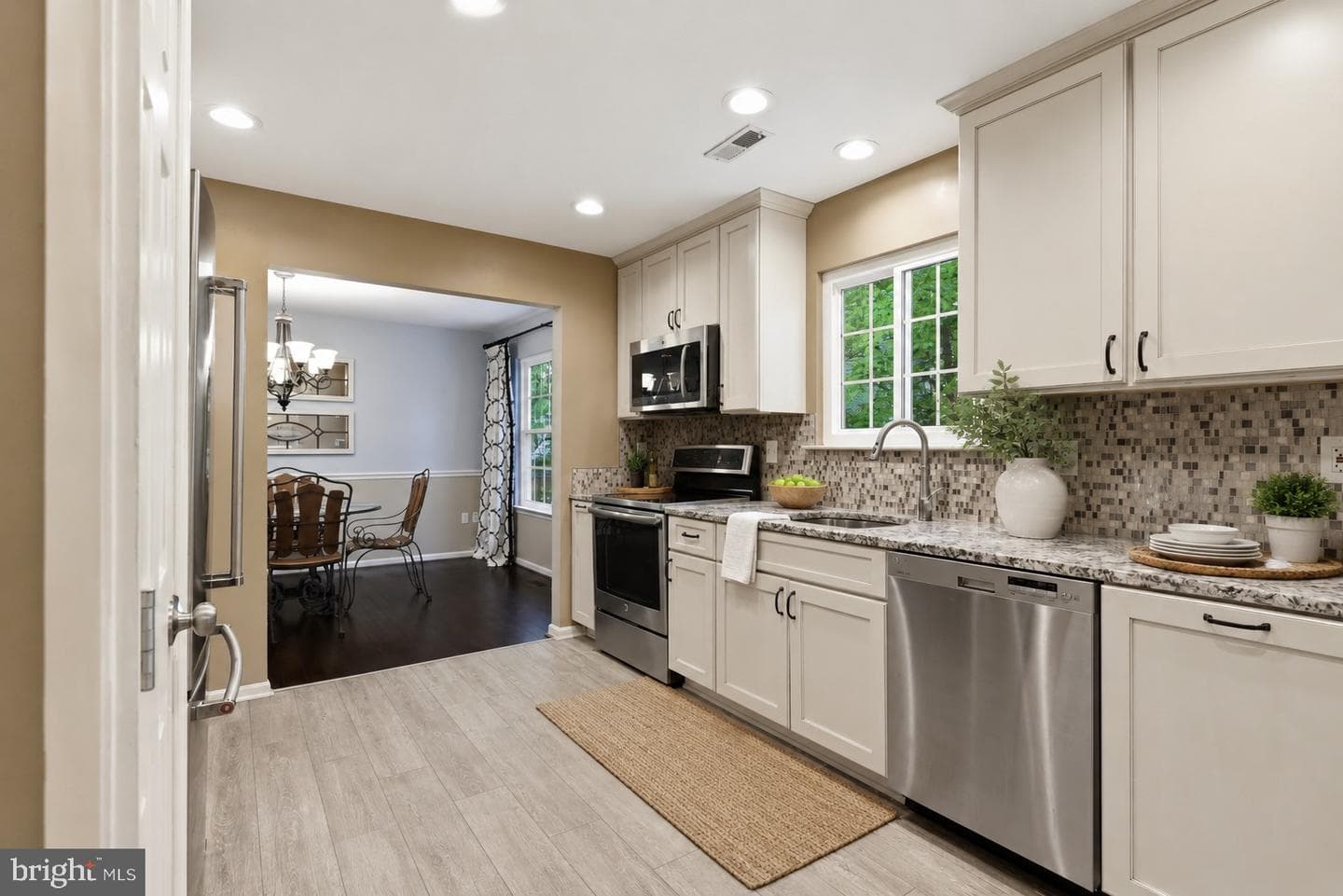 5503 Manistique Court photo 12