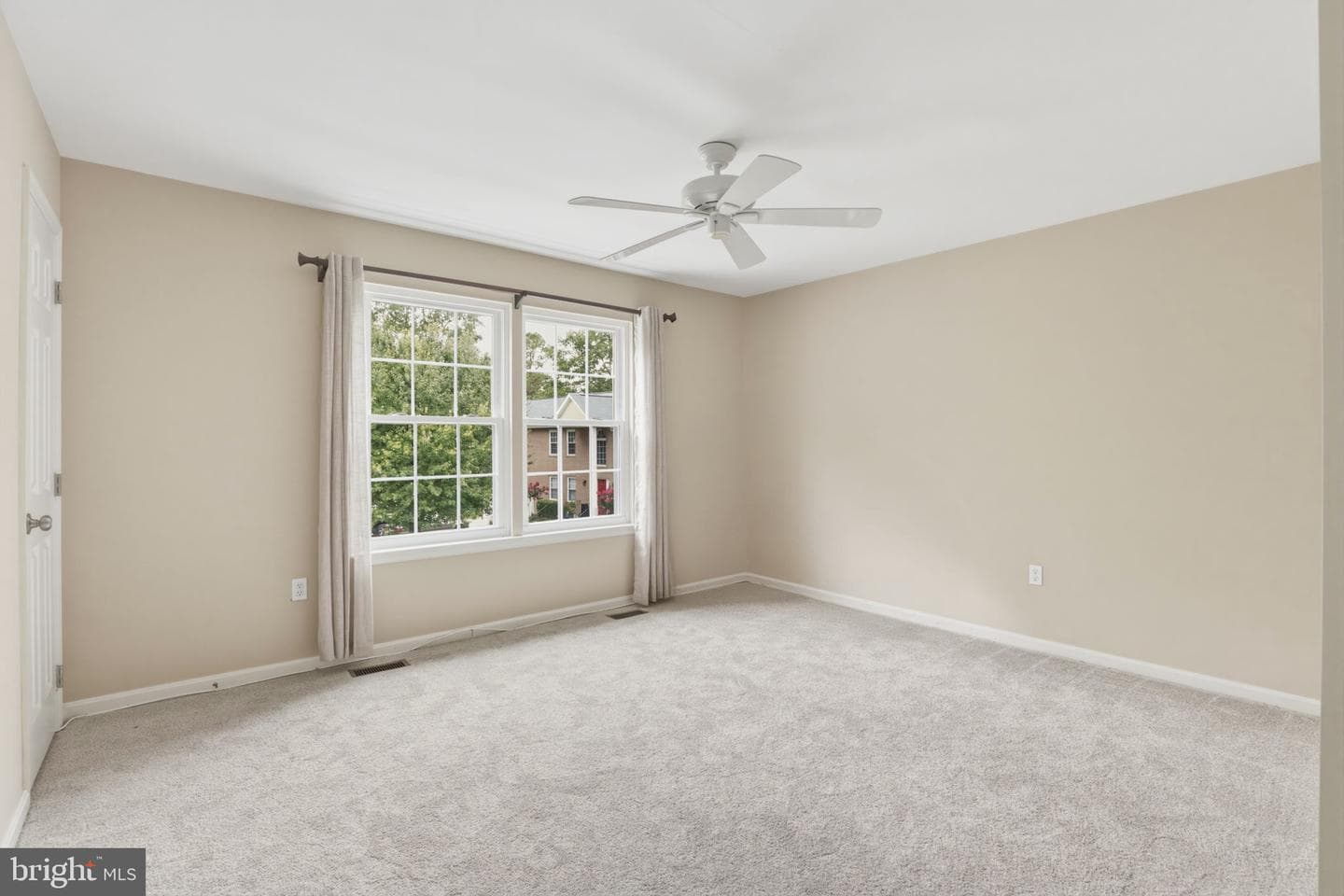 5503 Manistique Court photo 32