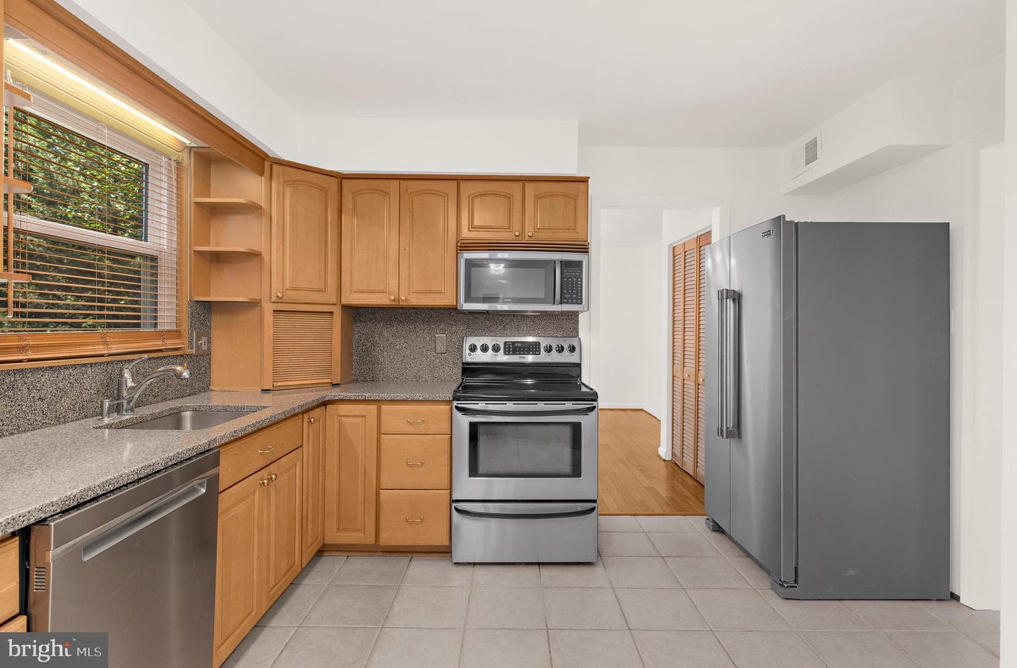 685 207th Street photo 10