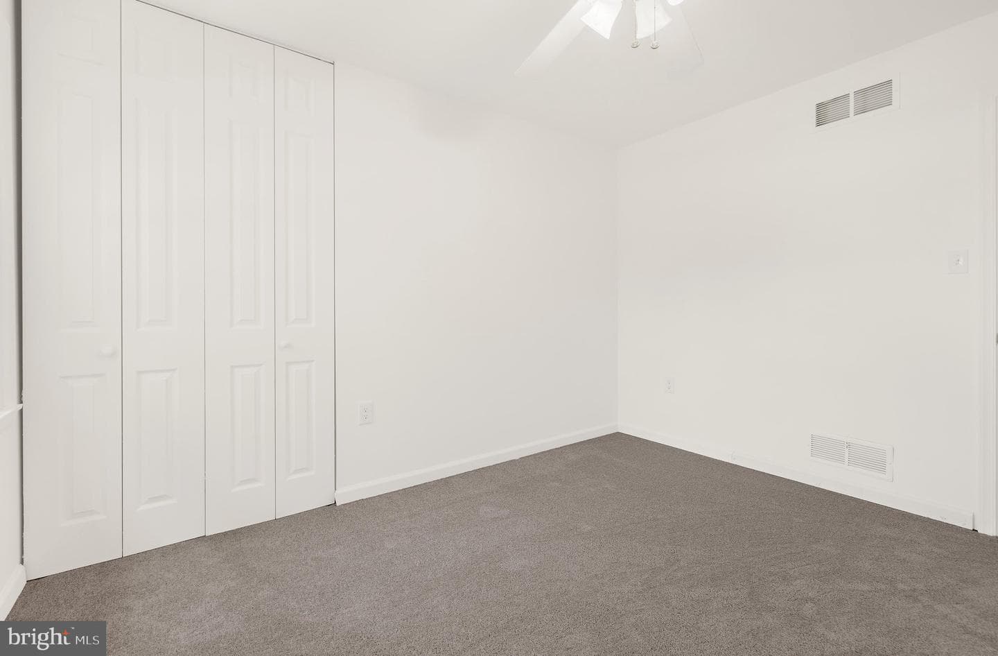 685 207th Street photo 37