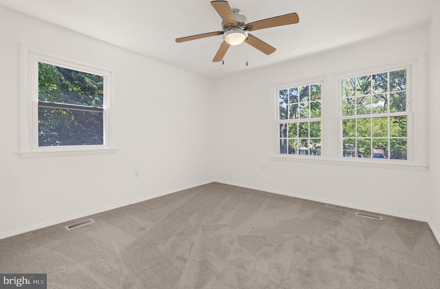 685 207th Street photo 38