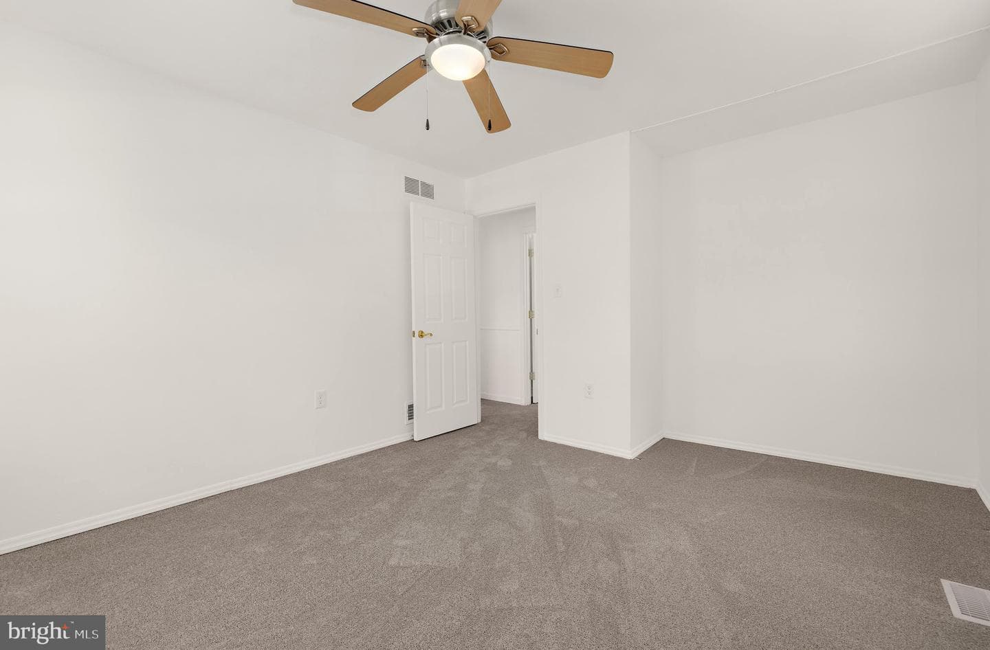 685 207th Street photo 39