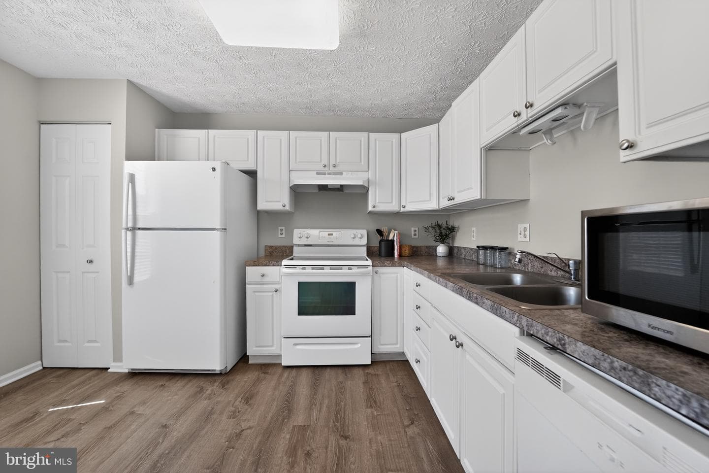 2456 Apple Blossom Lane #201 photo 12