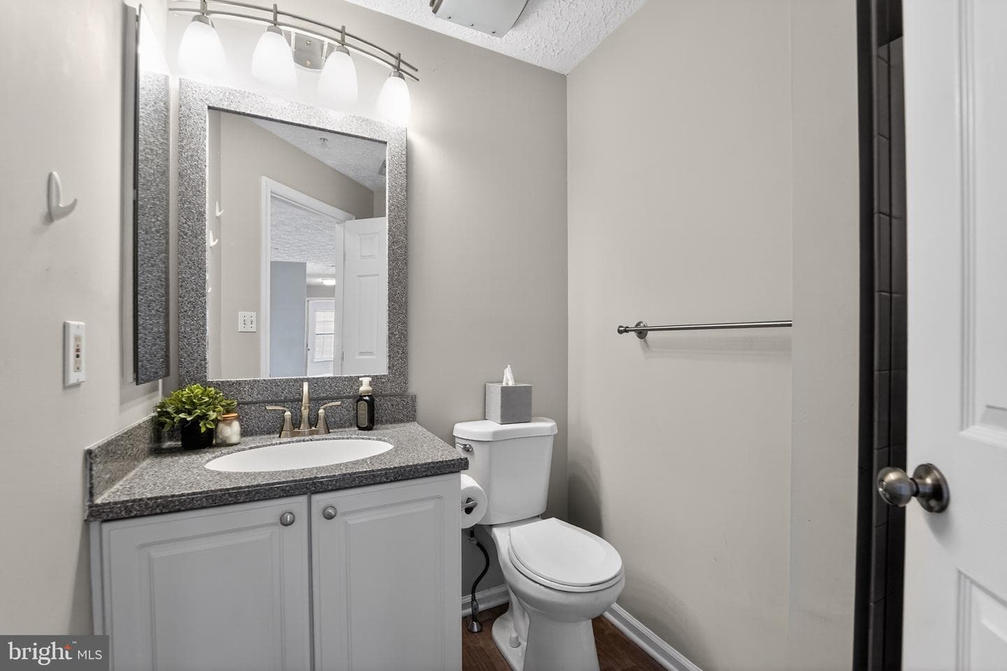 2456 Apple Blossom Lane #201 photo 18