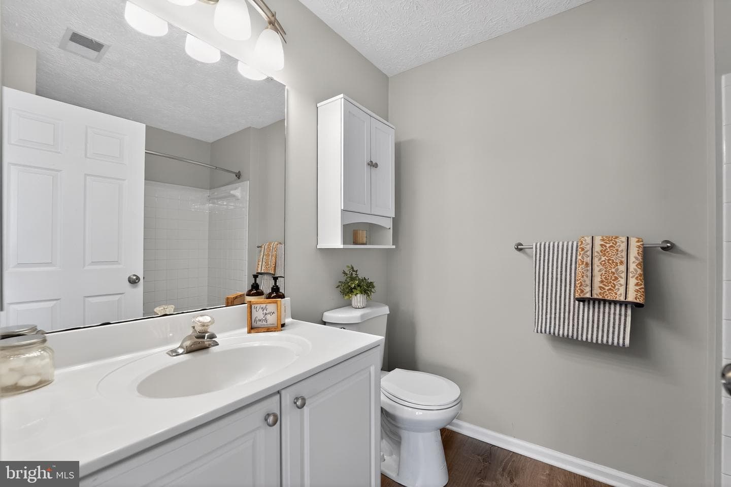 2456 Apple Blossom Lane #201 photo 23