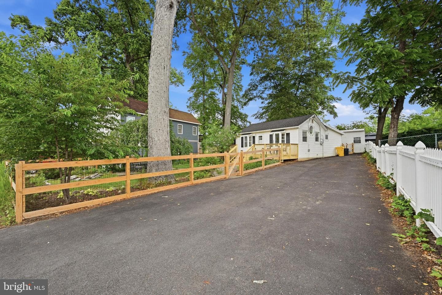 1815 Glenarm Road photo 45