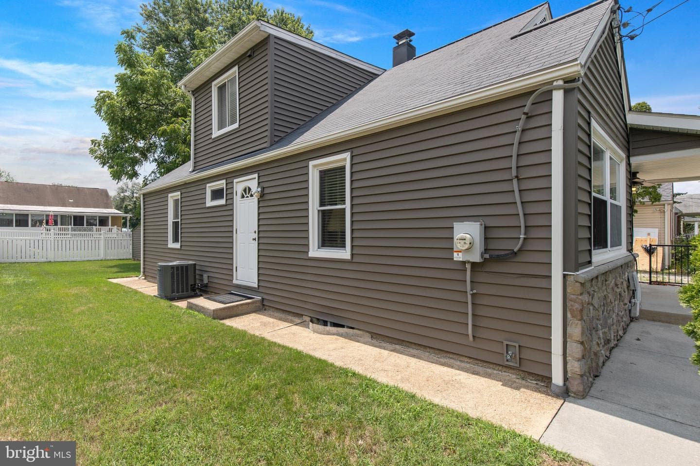 207 Hance Avenue photo 10