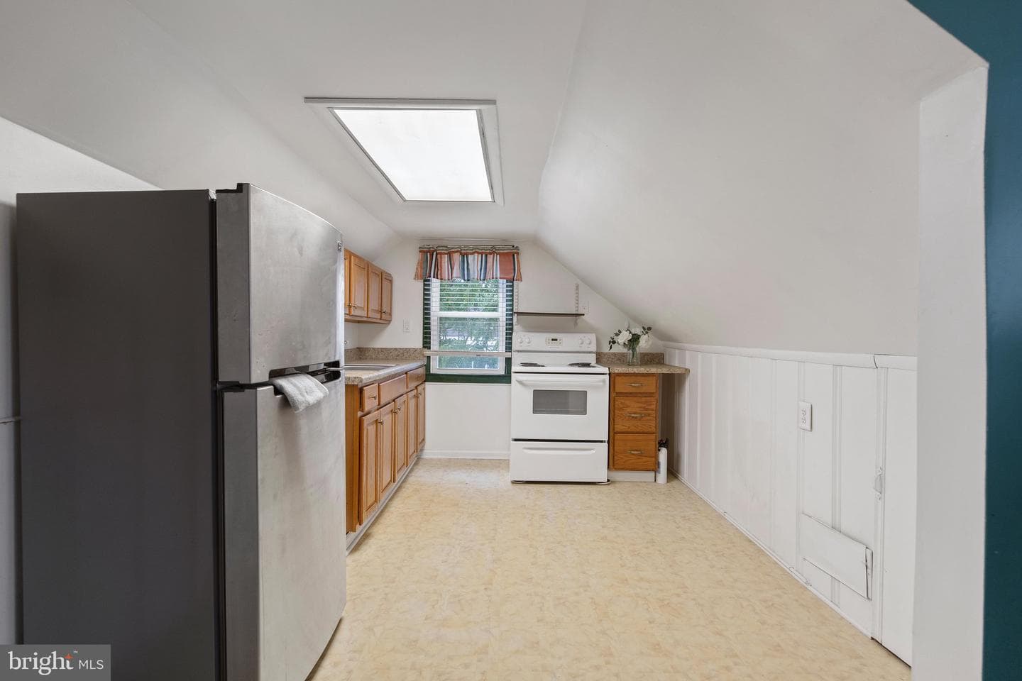 207 Hance Avenue photo 25