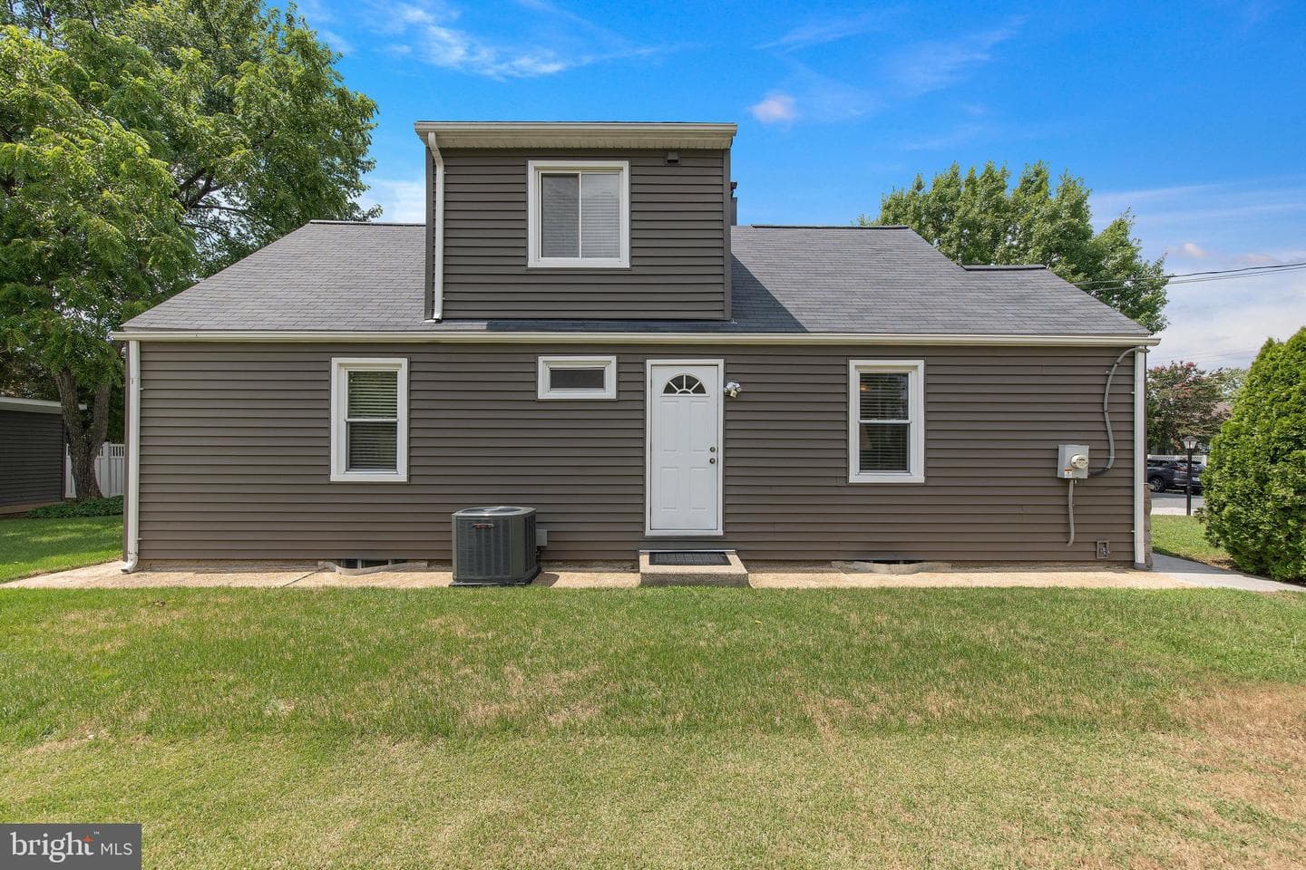 207 Hance Avenue photo 28