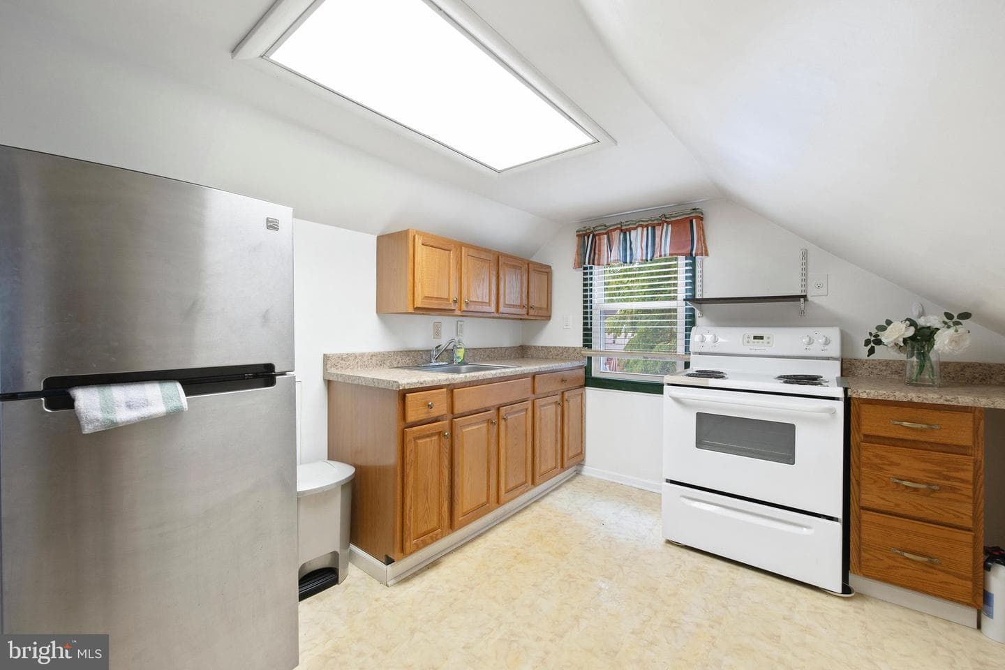 207 Hance Avenue photo 30