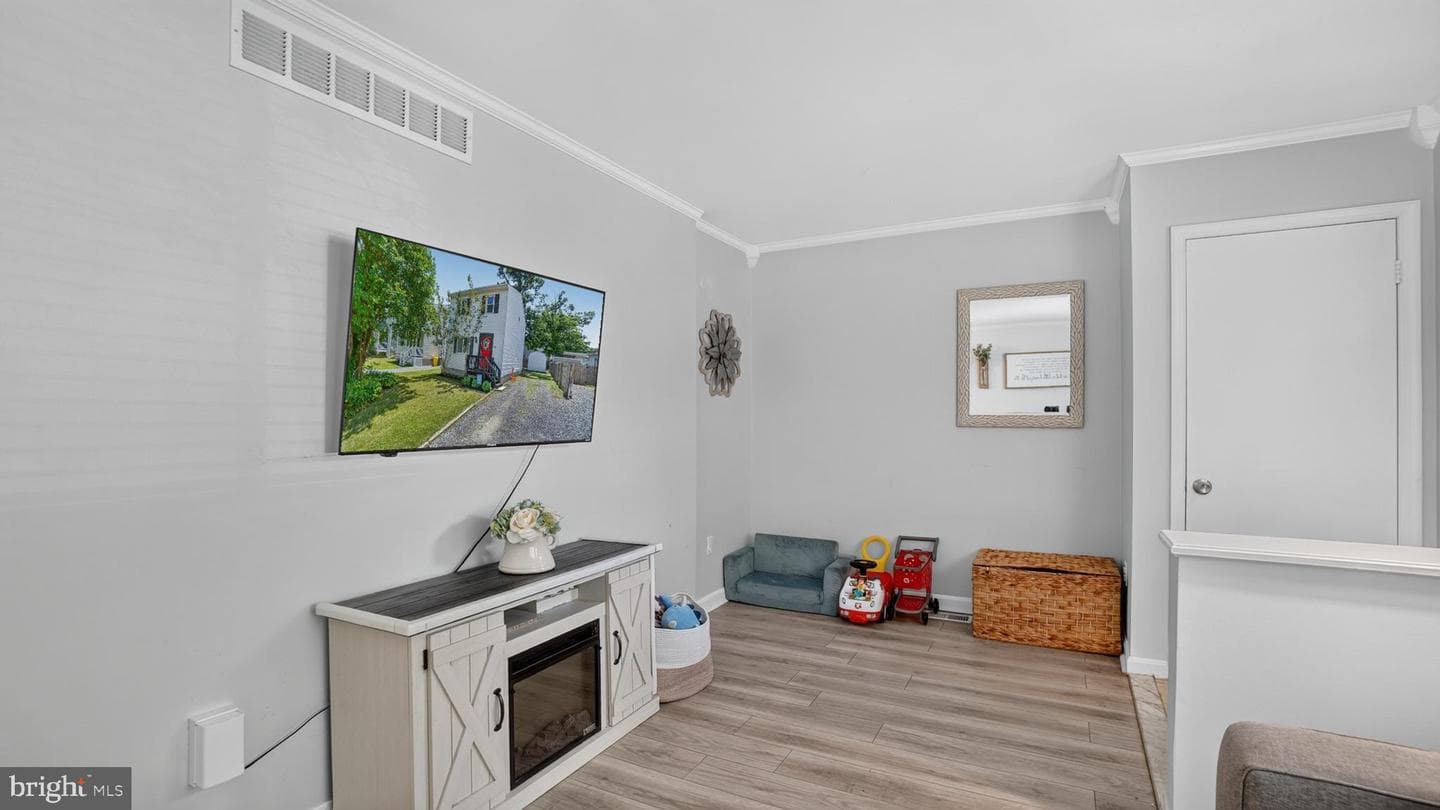 415 Fairmount Drive photo 3