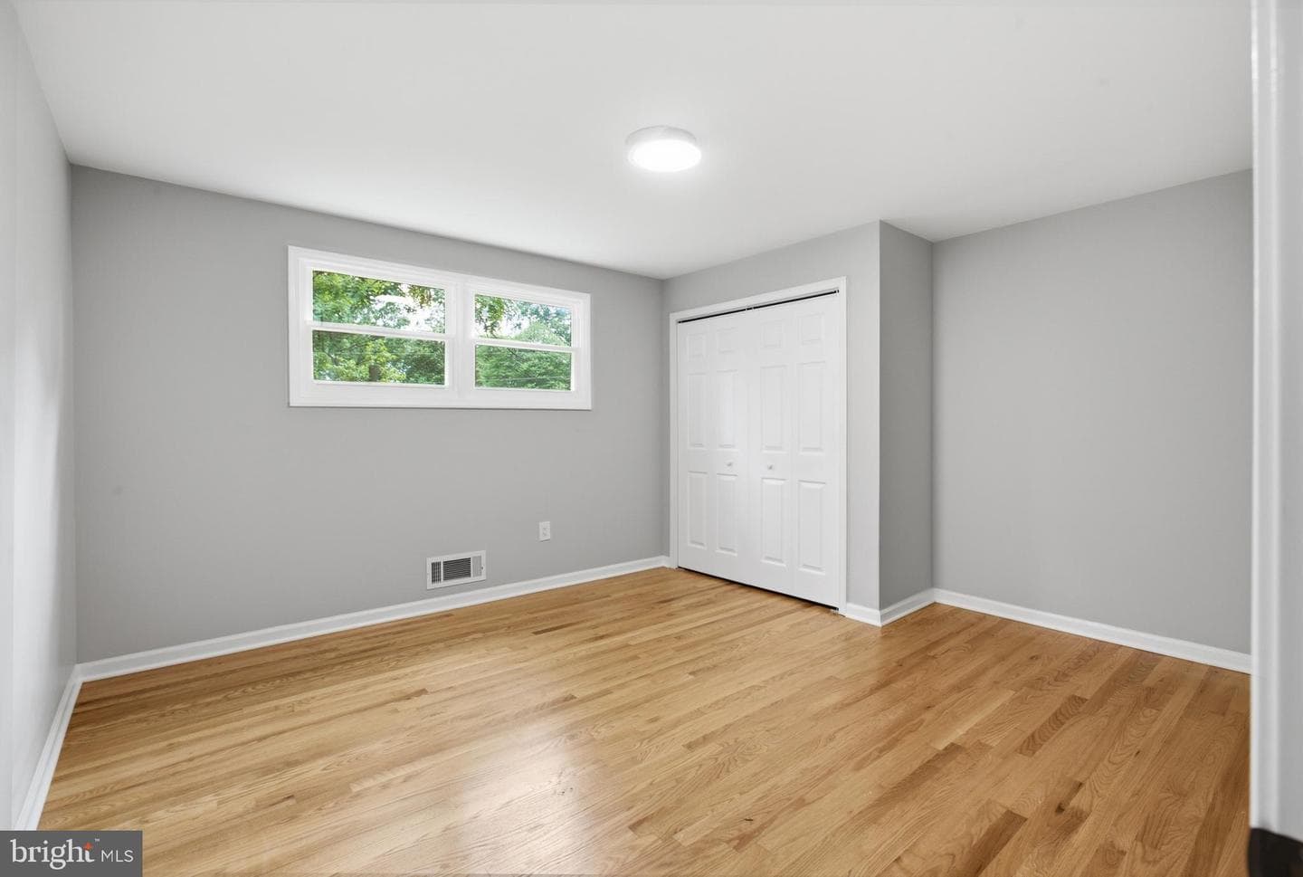 896 Forest Lane photo 24
