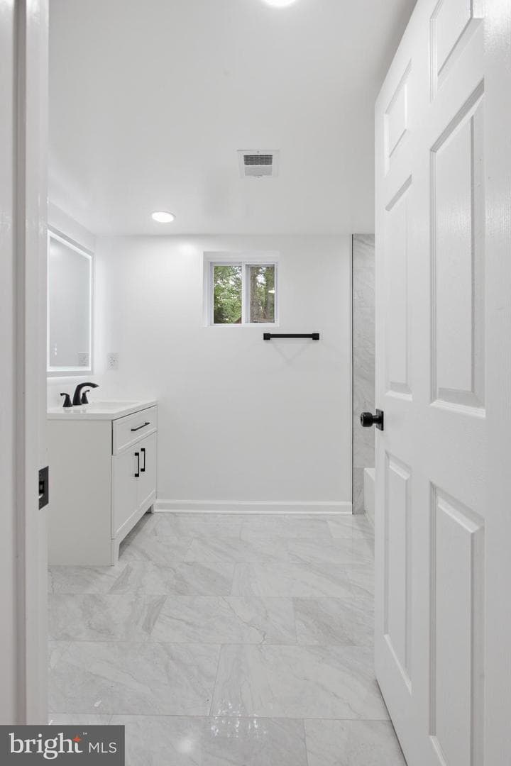 896 Forest Lane photo 36