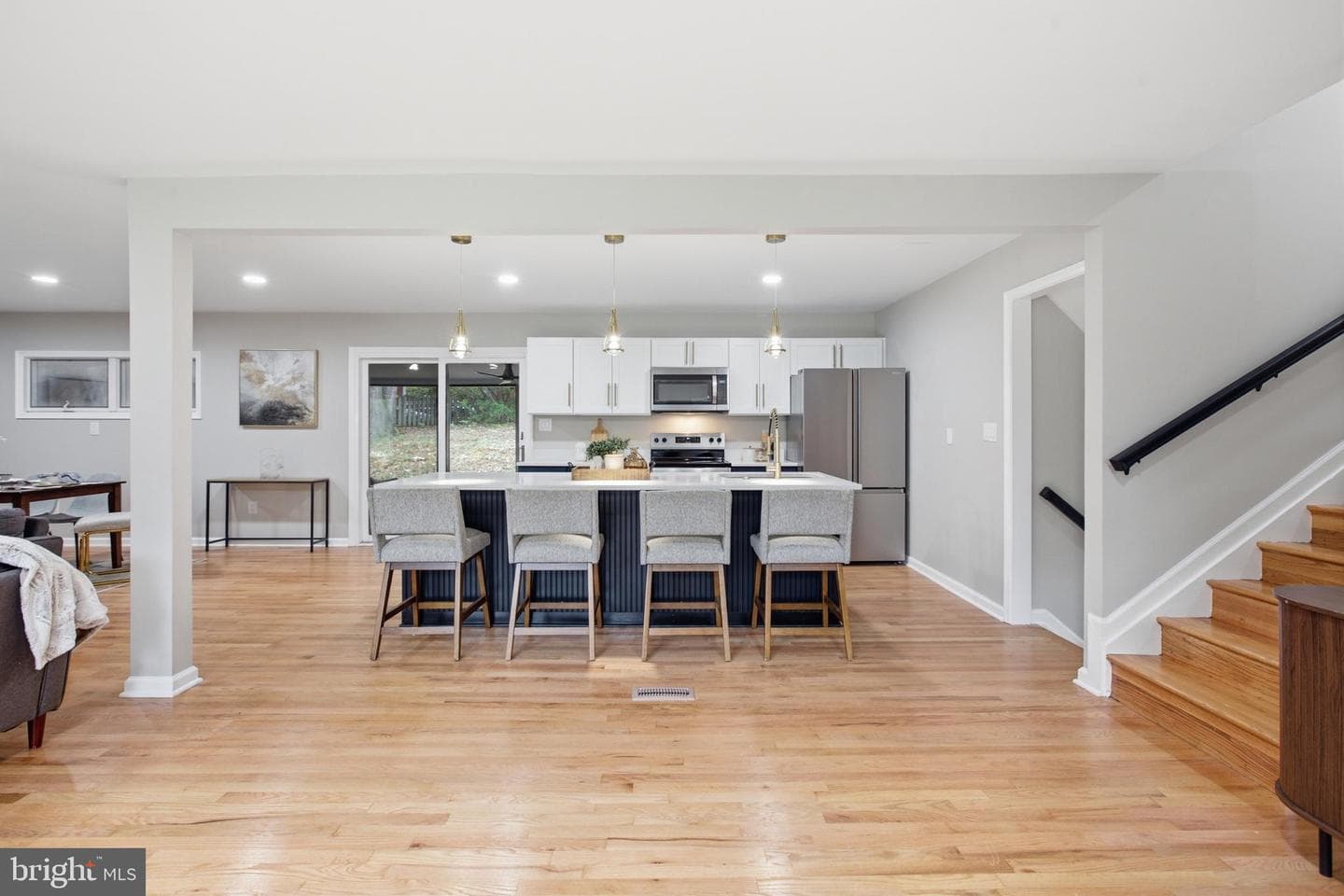 896 Forest Lane photo 4