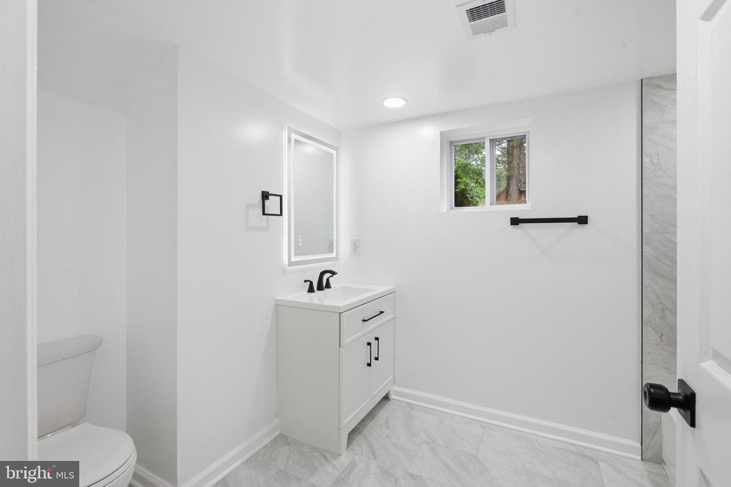 896 Forest Lane photo 42